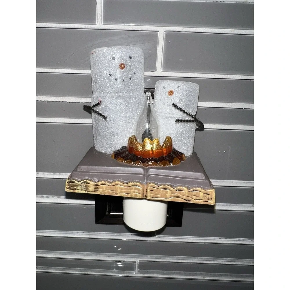 The‎ Original S'MORES Midwest Campfire Flickering Orange Light Nightlight, 5 in.